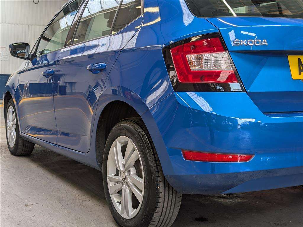 <p>2019 SKODA FABIA SE MPI</p>