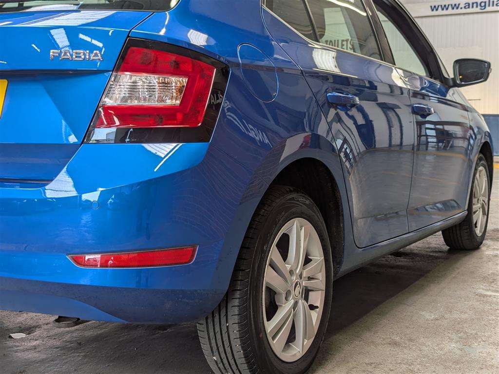 <p>2019 SKODA FABIA SE MPI</p>