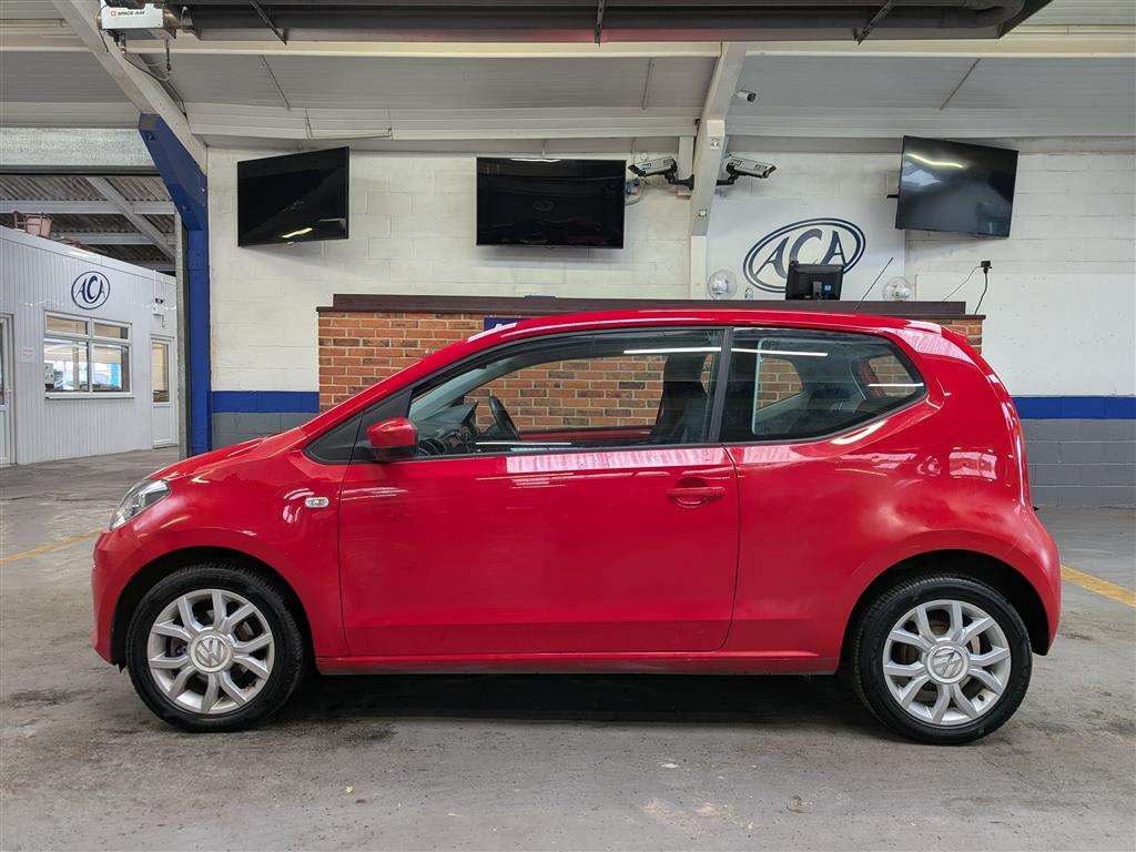 <p>2013 VOLKSWAGEN MOVE UP</p>