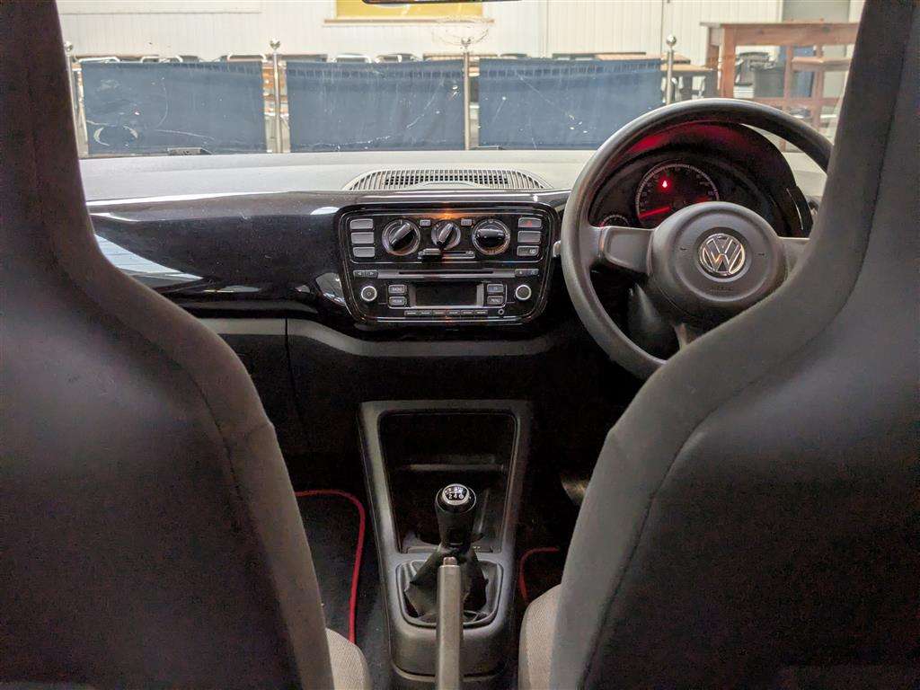 <p>2013 VOLKSWAGEN MOVE UP</p>