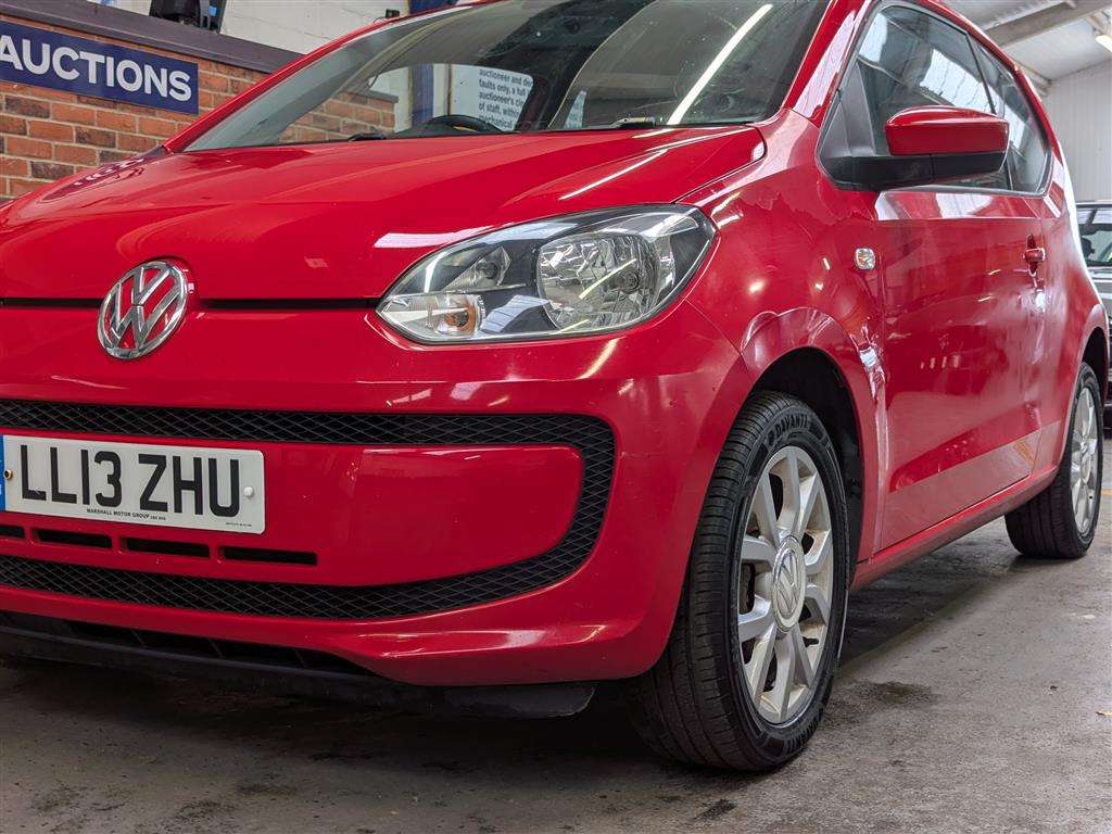 <p>2013 VOLKSWAGEN MOVE UP</p>