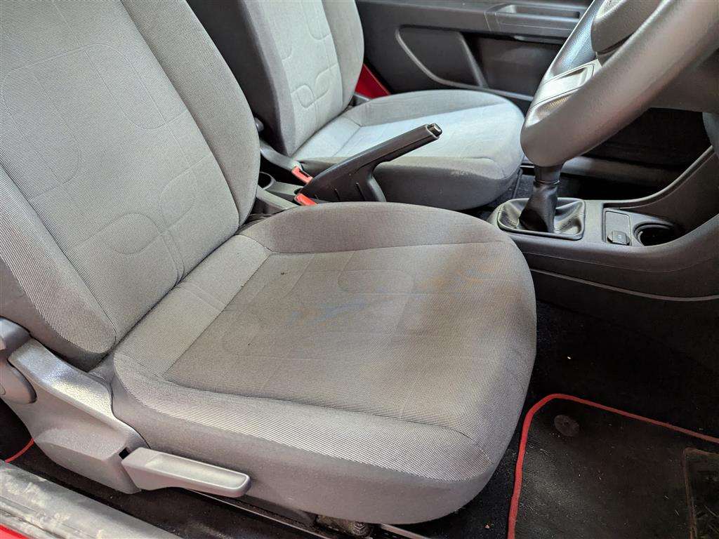 <p>2013 VOLKSWAGEN MOVE UP</p>