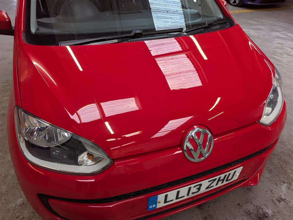 <p>2013 VOLKSWAGEN MOVE UP</p>