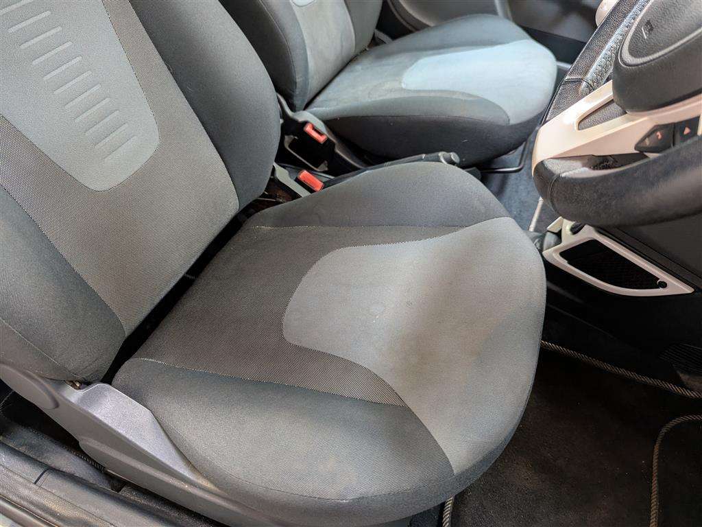 <p>2013 FORD KA TITANIUM</p>