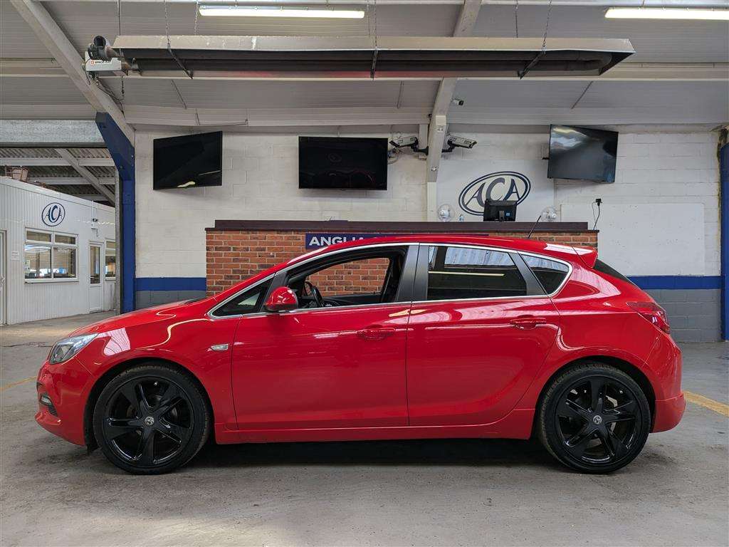 <p>2015 VAUXHALL ASTRA LIMITED EDITION</p>