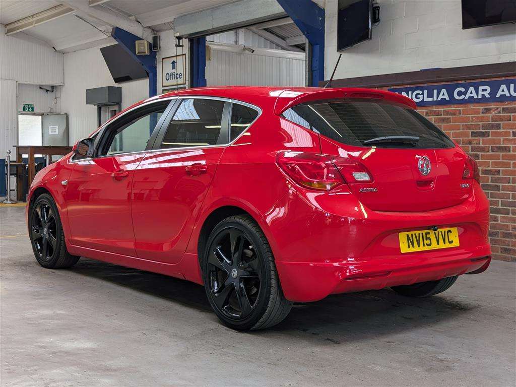 <p>2015 VAUXHALL ASTRA LIMITED EDITION</p>