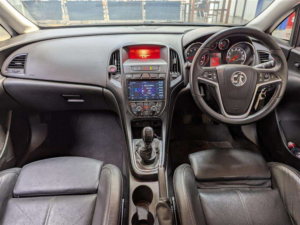 <p>2015 VAUXHALL ASTRA LIMITED EDITION</p>