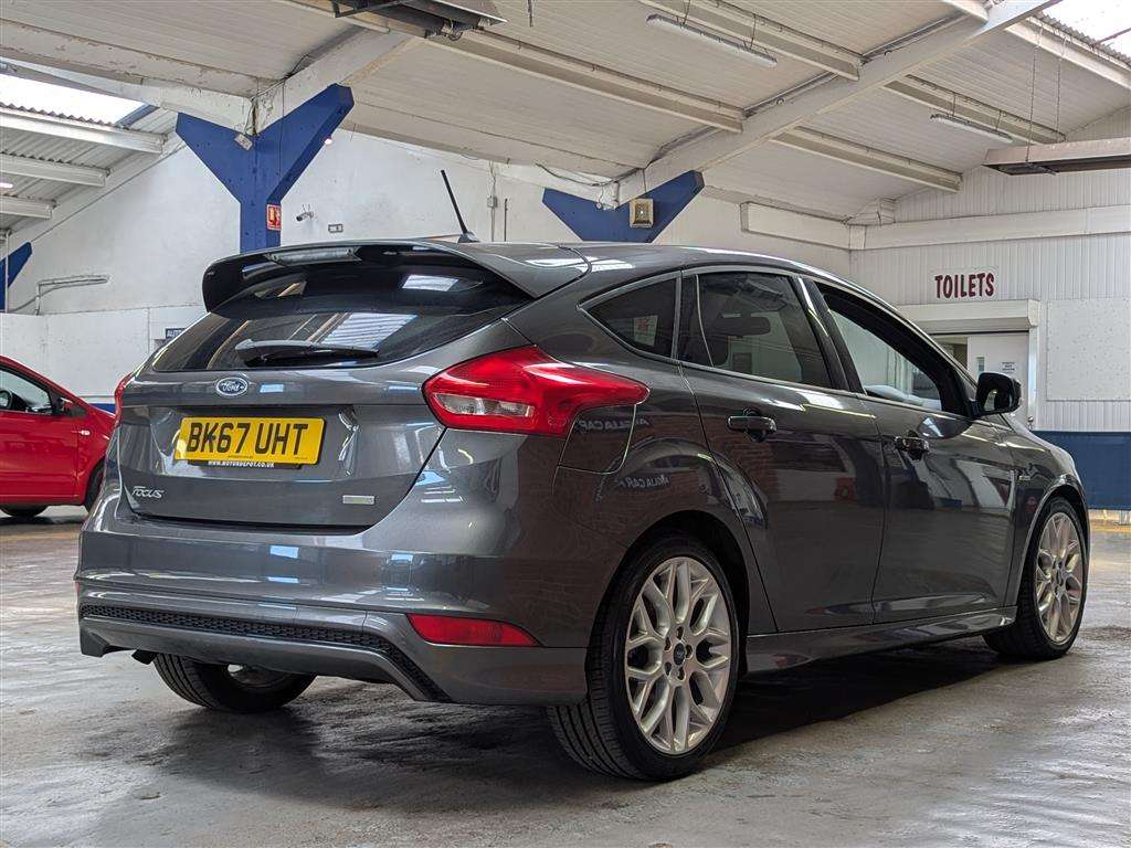 <p>2017 FORD FOCUS ST-LINE</p>