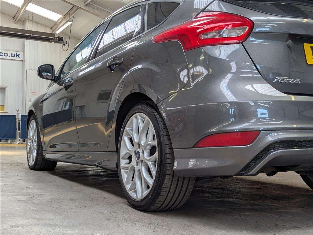 <p>2017 FORD FOCUS ST-LINE</p>