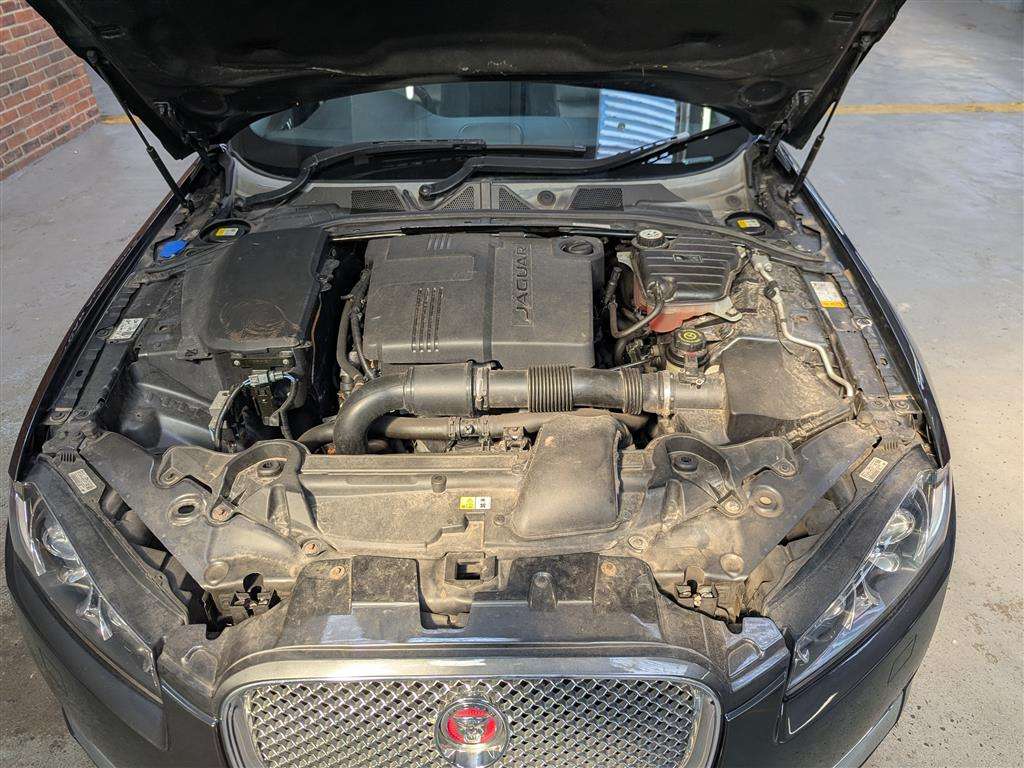 <p>2014 JAGUAR XF PREMIUM LUXURY D AUTO</p>