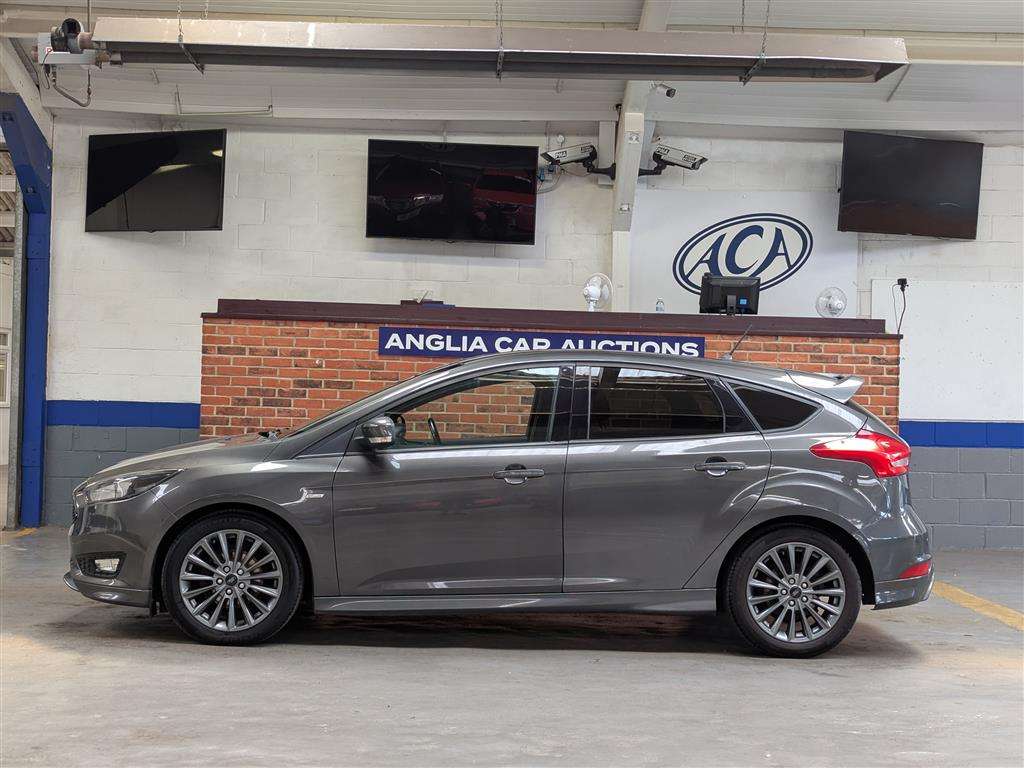 <p>2018 FORD FOCUS ST-LINE</p>
