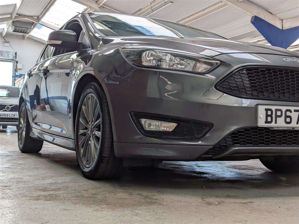 <p>2018 FORD FOCUS ST-LINE</p>