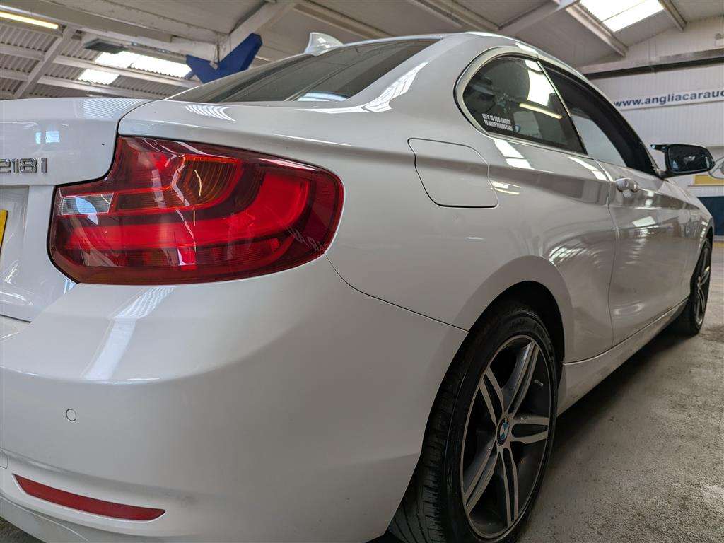 <p>2016 BMW 218I SPORT</p>