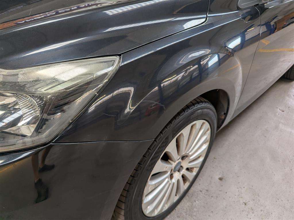 <p>2010 FORD FOCUS TITANIUM 100</p>