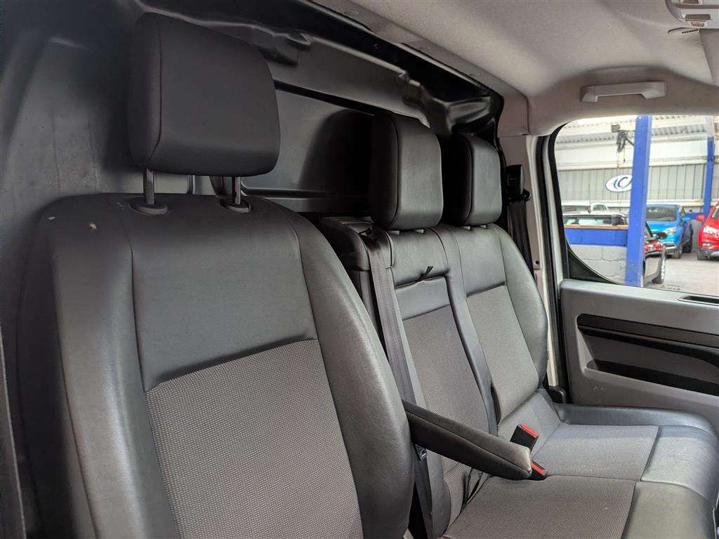 <p>2019 CITROEN DISPATCH 1000 EN-PRISE BH</p>