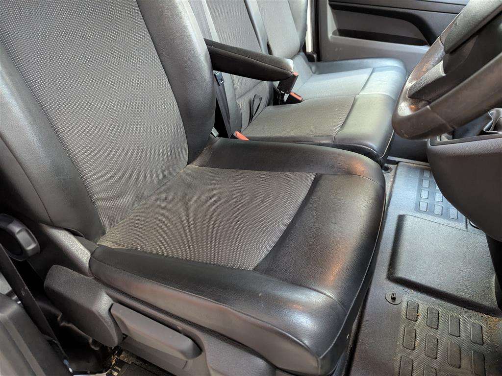 <p>2019 CITROEN DISPATCH 1000 EN-PRISE BH</p>