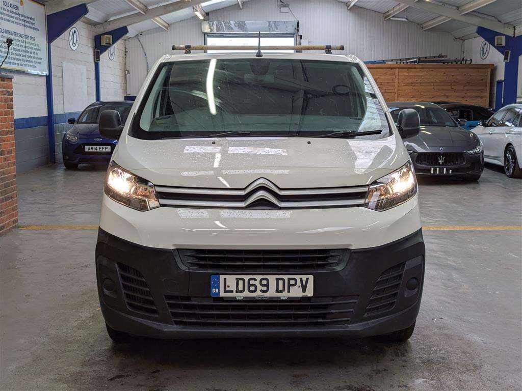 <p>2019 CITROEN DISPATCH 1000 EN-PRISE BH</p>