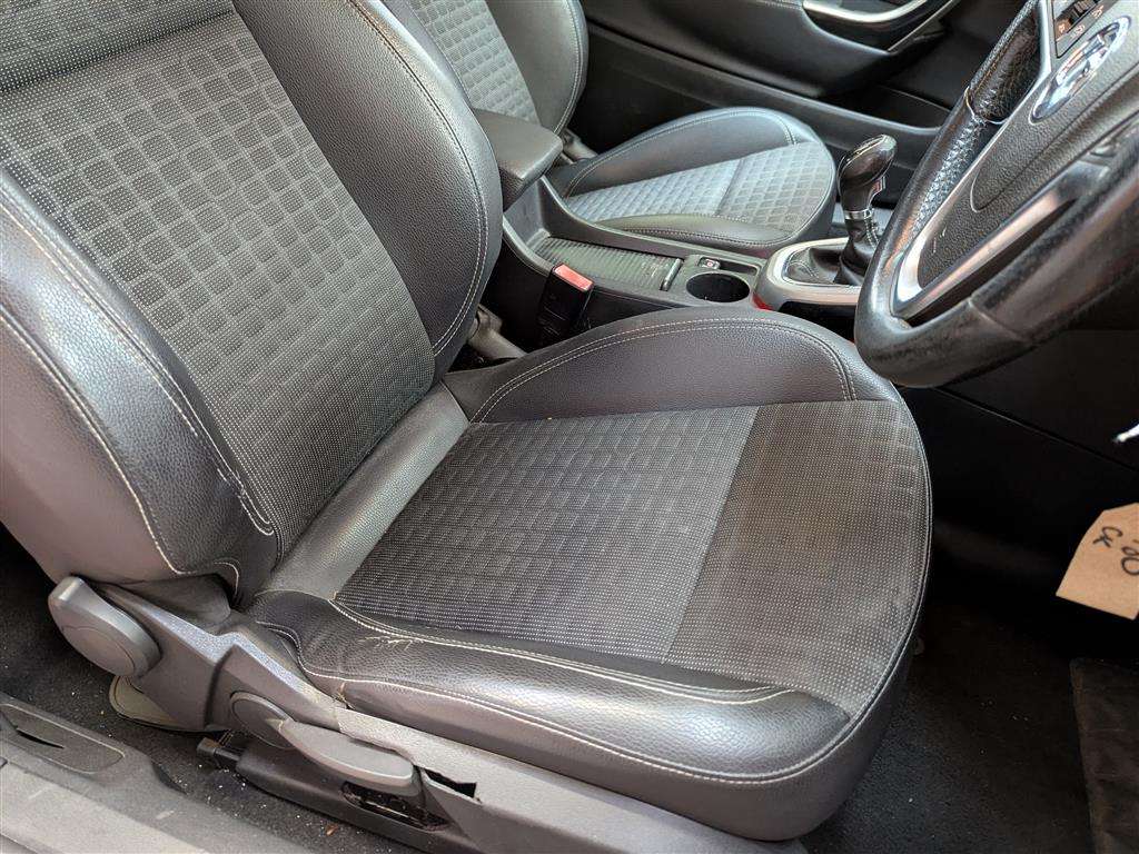<p>2012 VAUXHALL ASTRA GTC SRI CDTI S/S</p>