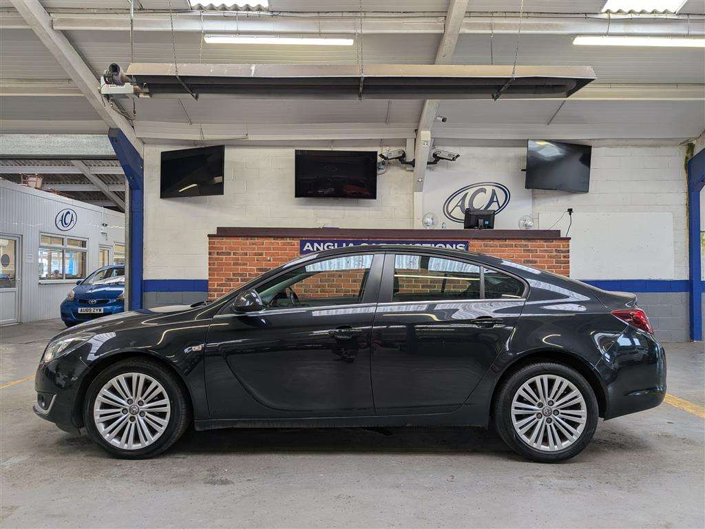 <p>2015 VAUXHALL INSIGNIA DESIGN CDTI ECO</p>