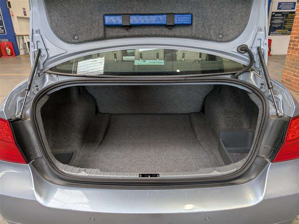 <p>2009 BMW 318I SE AUTO</p>