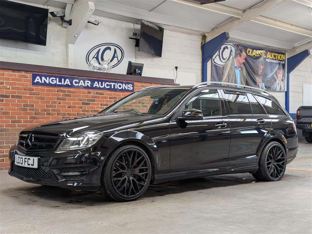 <p>2013 MERCEDES-BENZ C350 AMG SPORT + CDI BLUE</p>