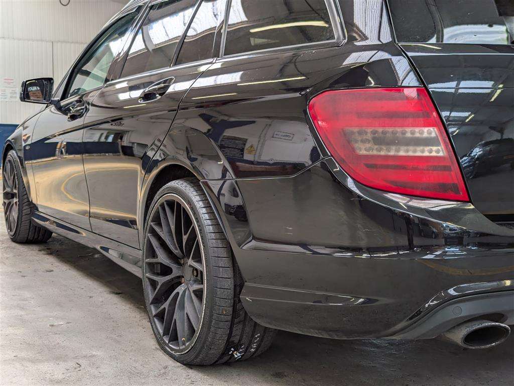 <p>2013 MERCEDES-BENZ C350 AMG SPORT + CDI BLUE</p>