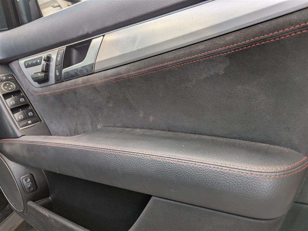 <p>2013 MERCEDES-BENZ C350 AMG SPORT + CDI BLUE</p>