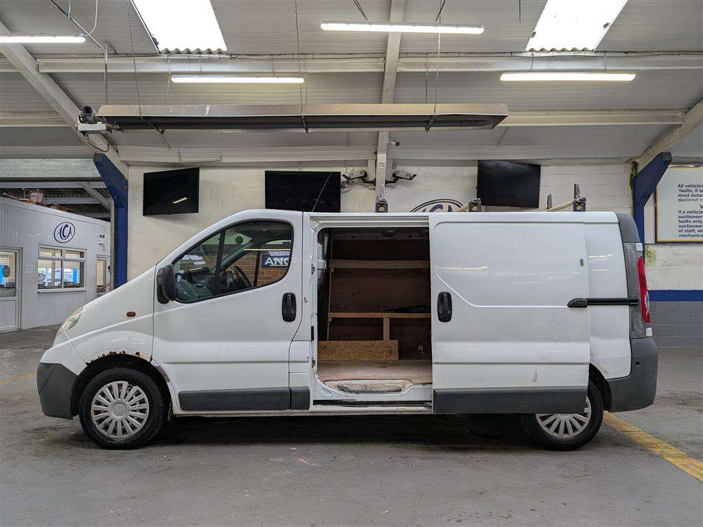 <p>2012 VAUXHALL VIVARO 2900 CDTI LWB</p>