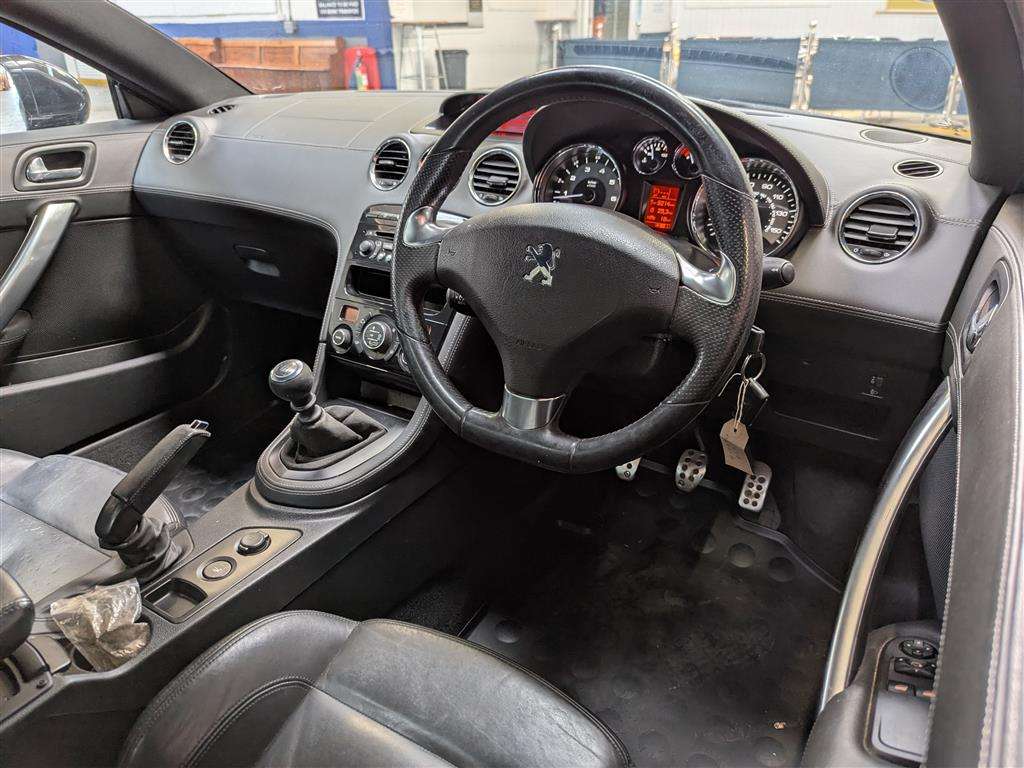 <p>2012 PEUGEOT RCZ GT THP 156</p>