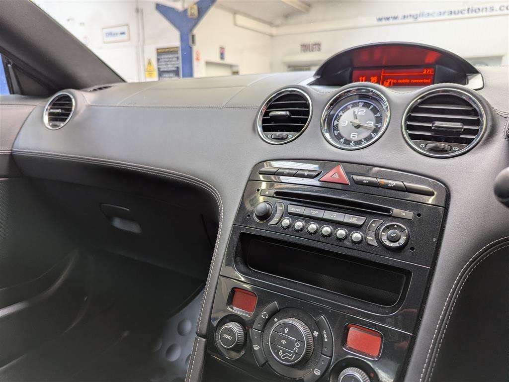 <p>2012 PEUGEOT RCZ GT THP 156</p>