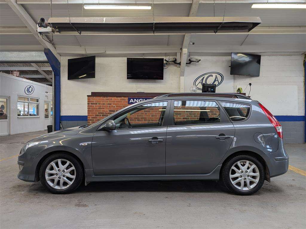 <p>2011 HYUNDAI I30 COMFORT CRDI</p>