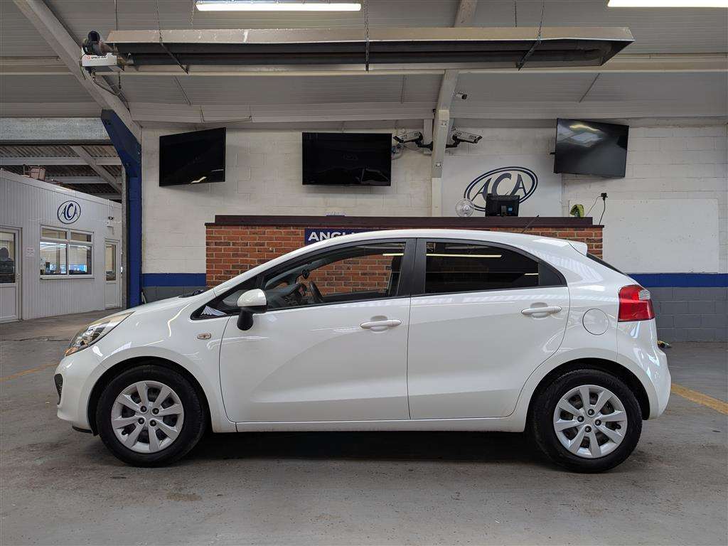 <p>2012 KIA RIO 1 AIR</p>