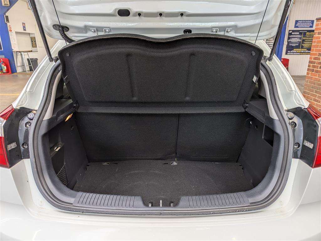 <p>2012 KIA RIO 1 AIR</p>