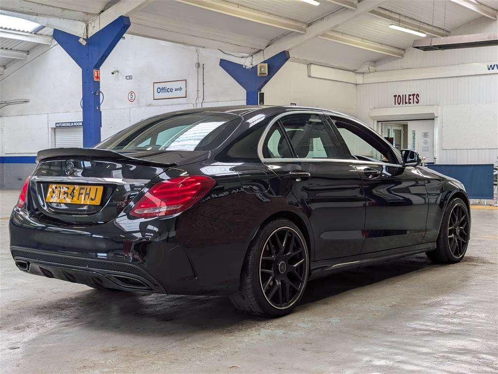 <p>2015 MERCEDES-BENZ C220 AMG LINE BLUETEC AUT</p>