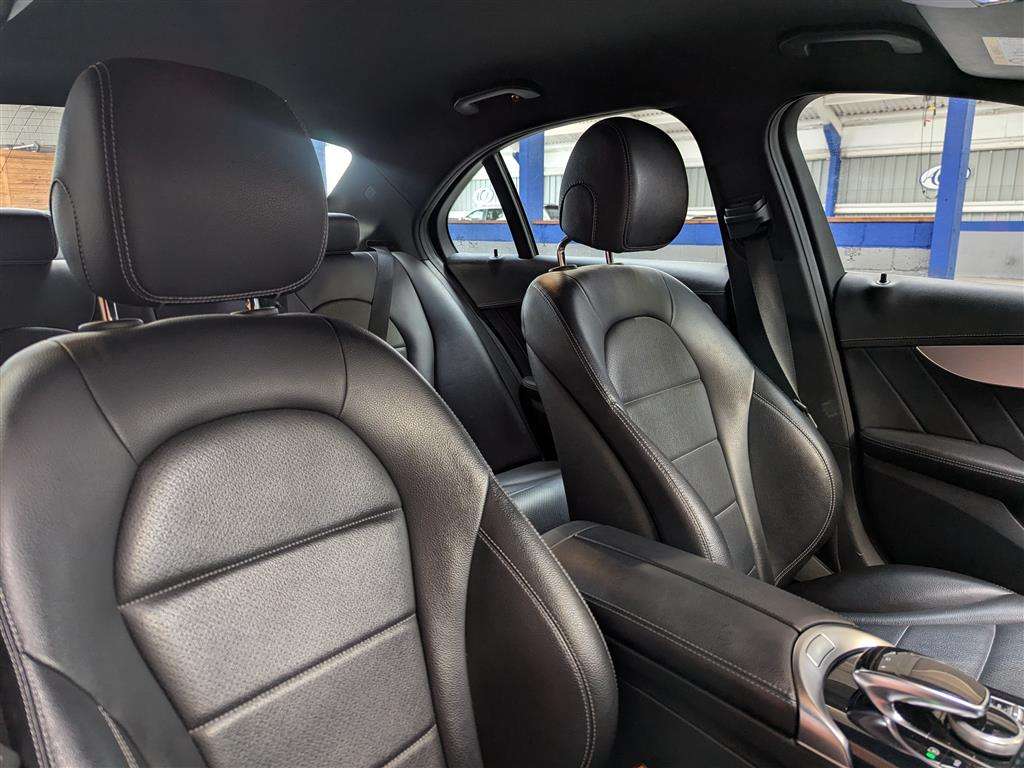 <p>2015 MERCEDES-BENZ C220 AMG LINE BLUETEC AUT</p>