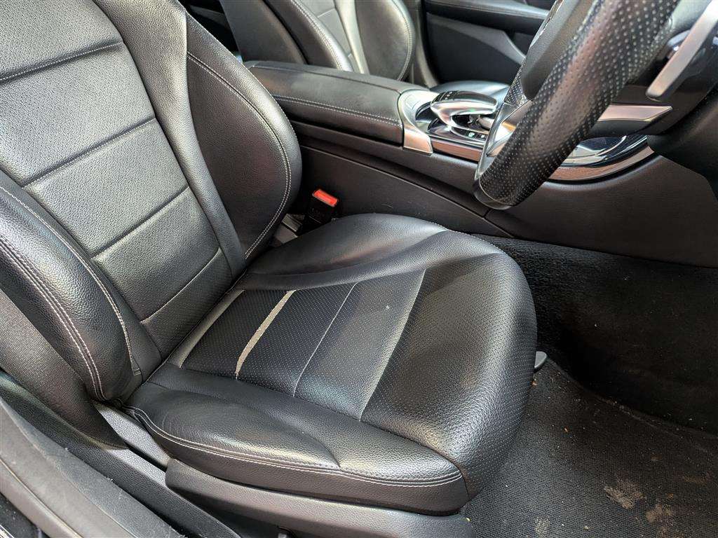 <p>2015 MERCEDES-BENZ C220 AMG LINE BLUETEC AUT</p>