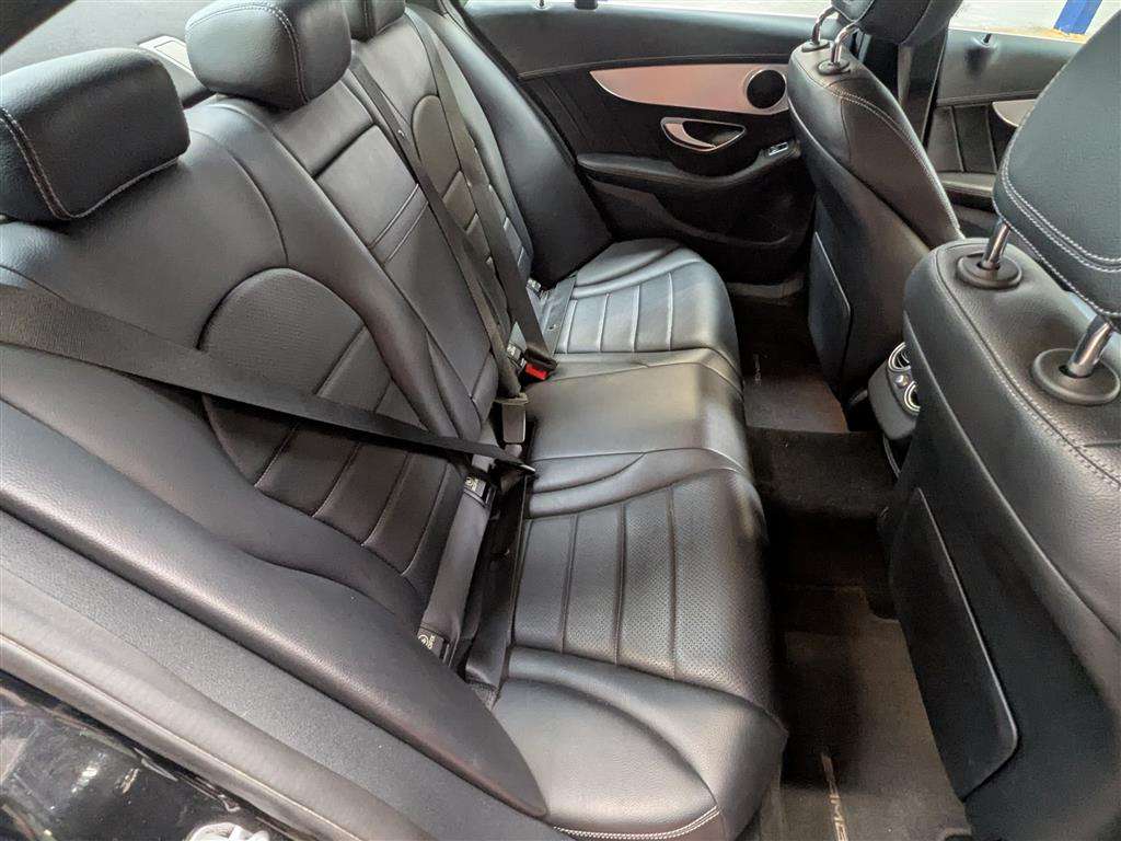 <p>2015 MERCEDES-BENZ C220 AMG LINE BLUETEC AUT</p>