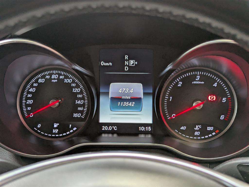 <p>2015 MERCEDES-BENZ C220 AMG LINE BLUETEC AUT</p>