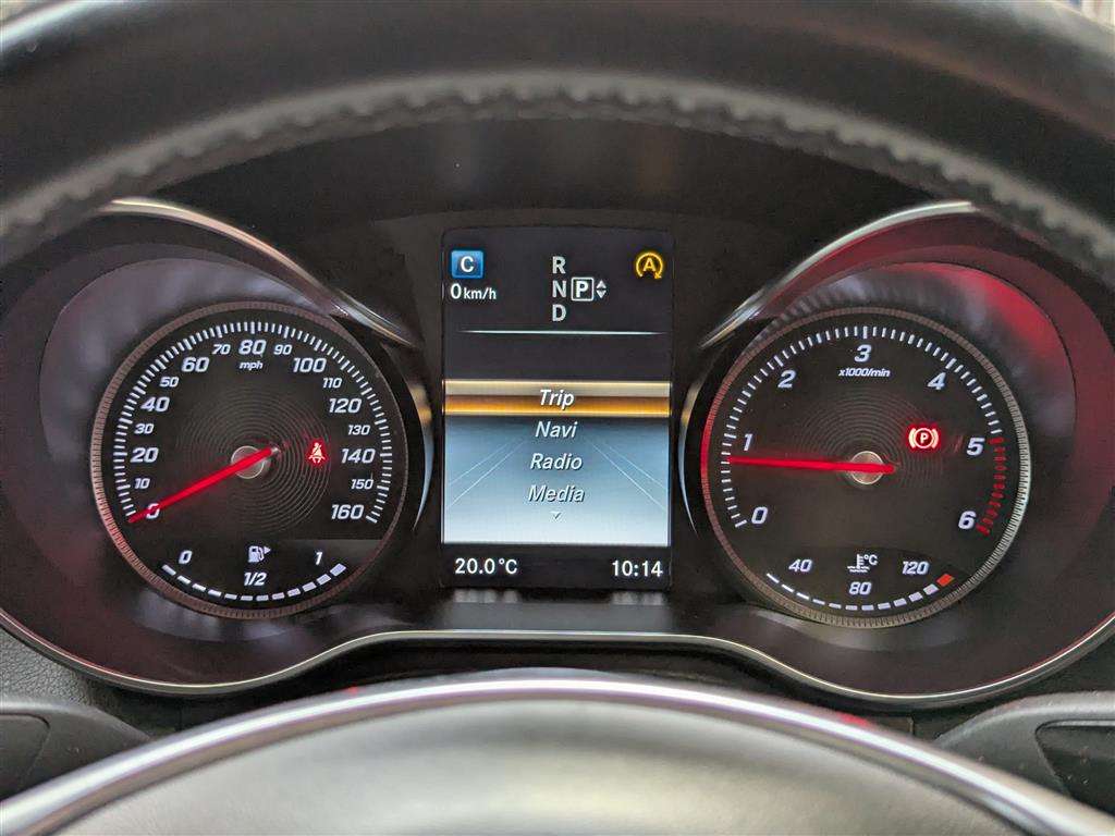 <p>2015 MERCEDES-BENZ C220 AMG LINE BLUETEC AUT</p>