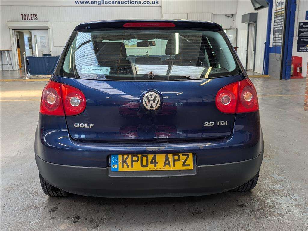 <p>2004 VOLKSWAGEN GOLF GT TDI</p>