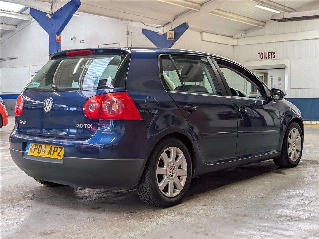 <p>2004 VOLKSWAGEN GOLF GT TDI</p>