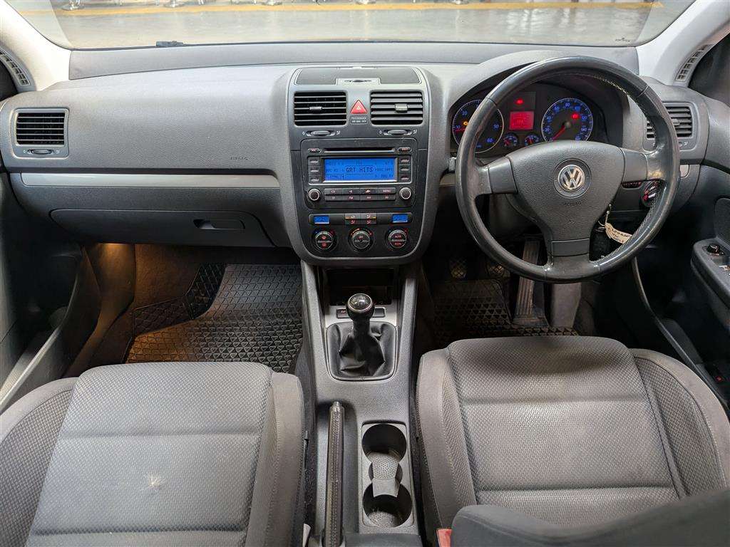 <p>2004 VOLKSWAGEN GOLF GT TDI</p>