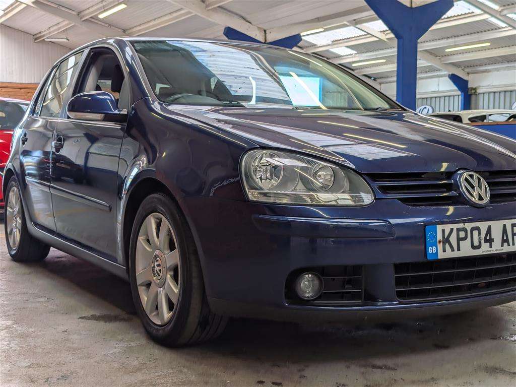 <p>2004 VOLKSWAGEN GOLF GT TDI</p>