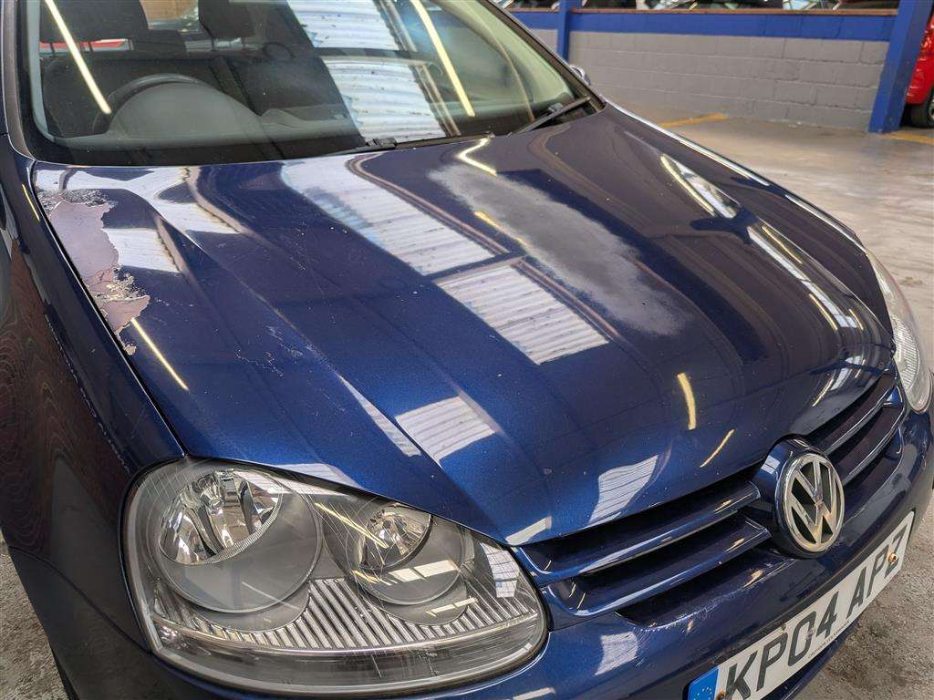 <p>2004 VOLKSWAGEN GOLF GT TDI</p>