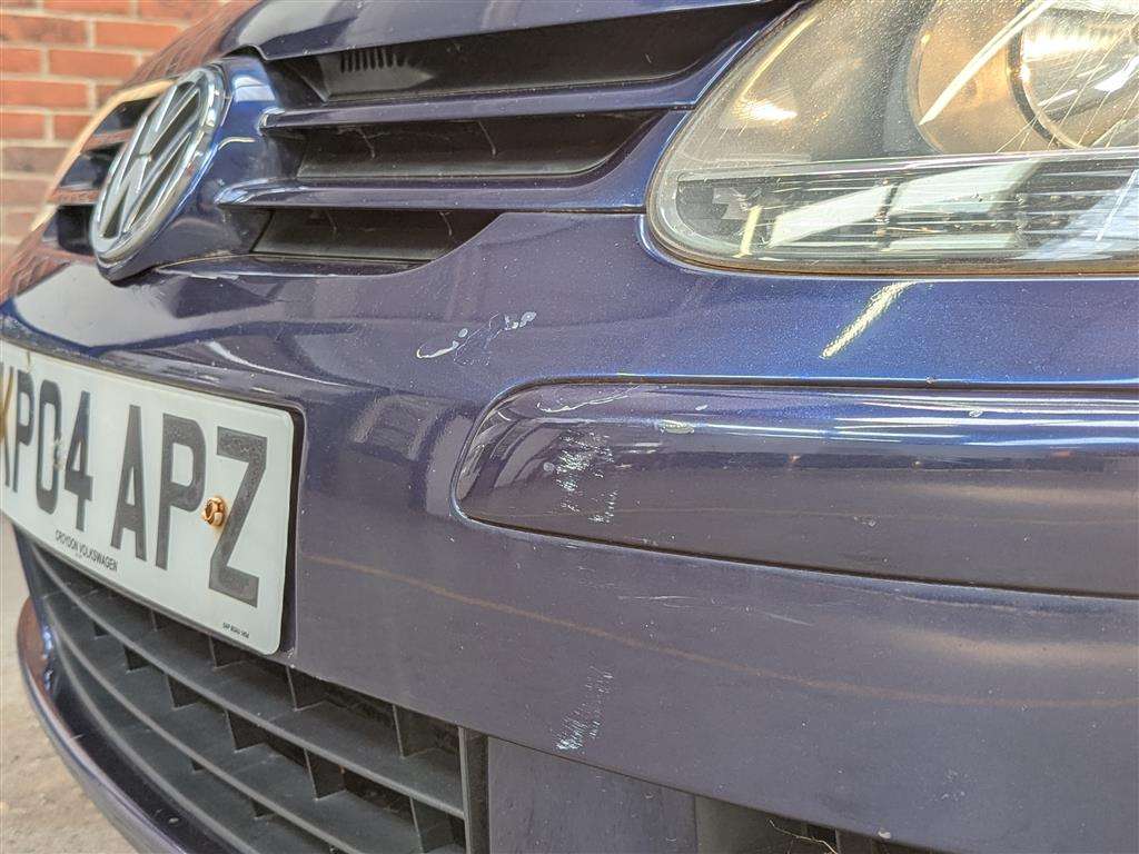 <p>2004 VOLKSWAGEN GOLF GT TDI</p>