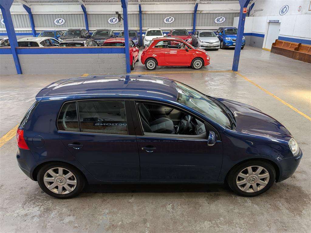 <p>2004 VOLKSWAGEN GOLF GT TDI</p>
