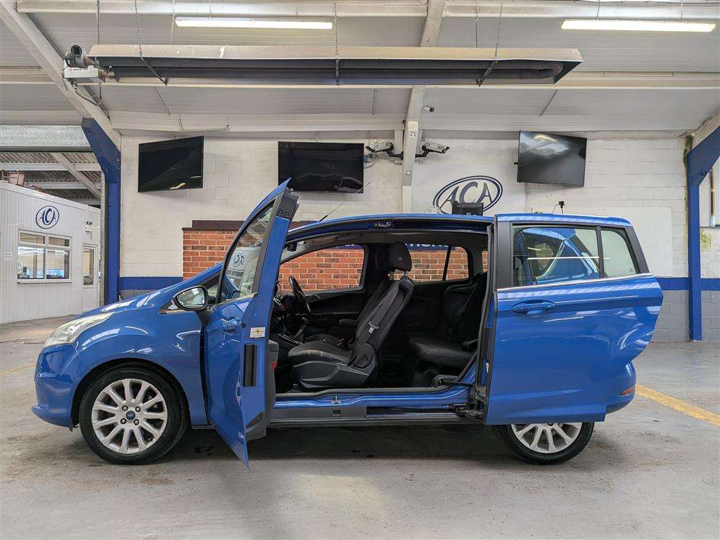 <p>2014 FORD B-MAX TITANIUM TDCI</p>