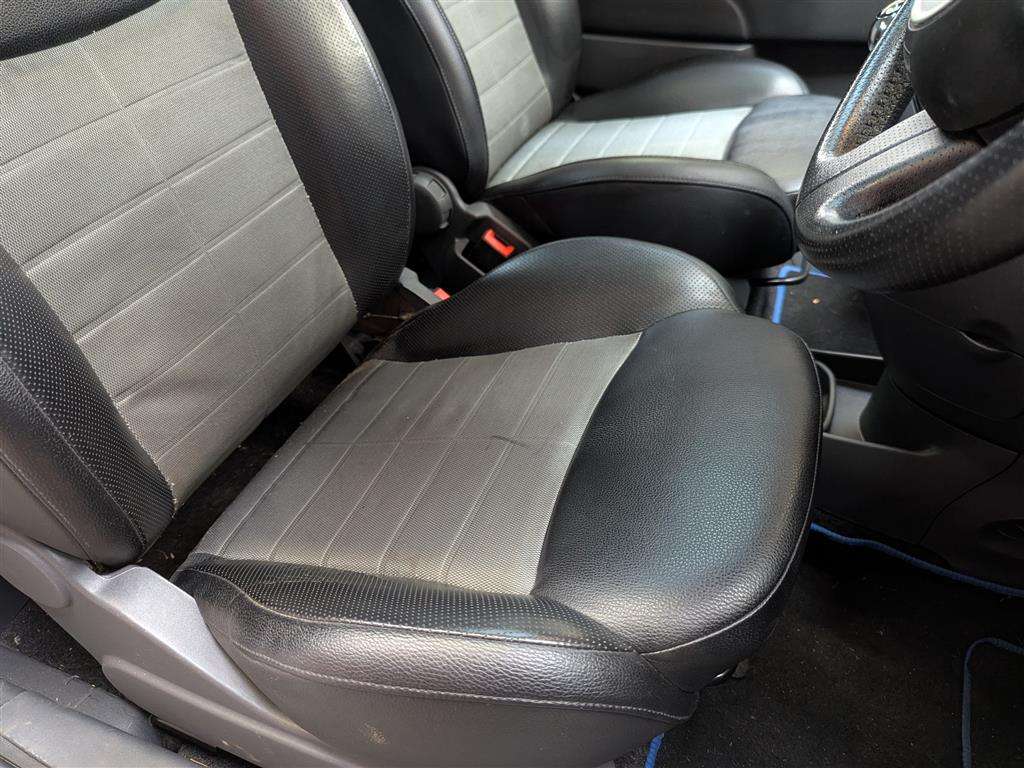 <p>2009 FIAT 500 SPORT</p>