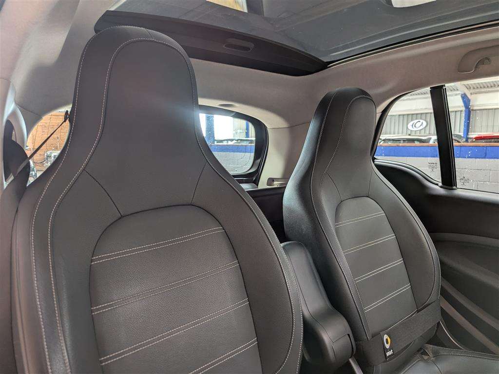 <p>2017 SMART FORTWO PRIME SPORT PREM +</p>