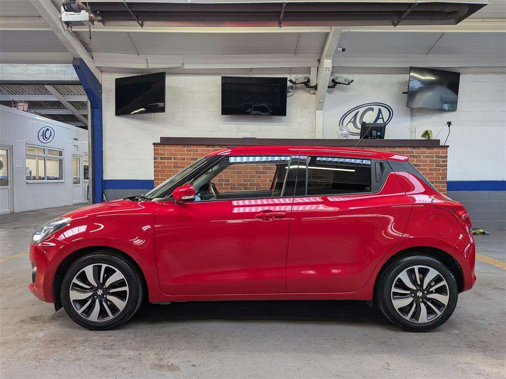 <p>2017 SUZUKI SWIFT SZ5 BOOSTERJET AUTO</p>